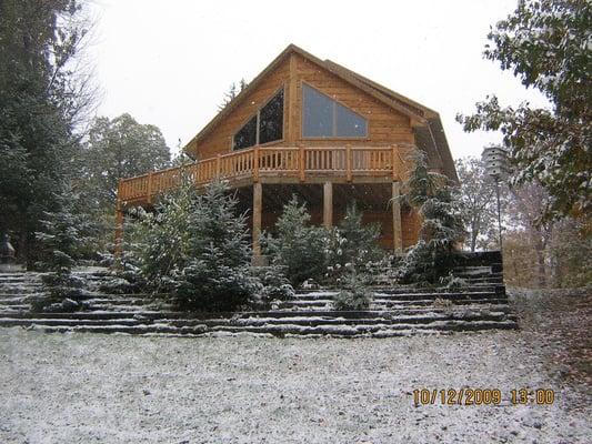 Resort log Home located on two snowmobile trails