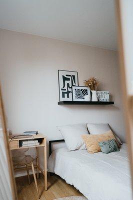 Bedroom renovation on a budget to prepare an apartment for rent