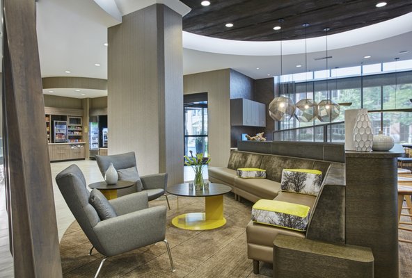 Meeting friends or colleagues? Our lobby is a welcoming gathering place