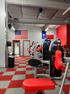 Great gym in town! Gym has the perfect equipment to make your workout experience the best one every time. Diego & Coach Eisha are amazing!!