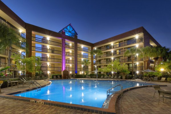 Rosen Inn Lake Buena Vista Evening by the pool