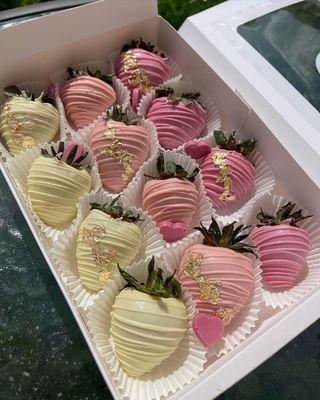 "Barbie" set. A dozen premium Belgian chocolate covered strawberries with 24K edible gold