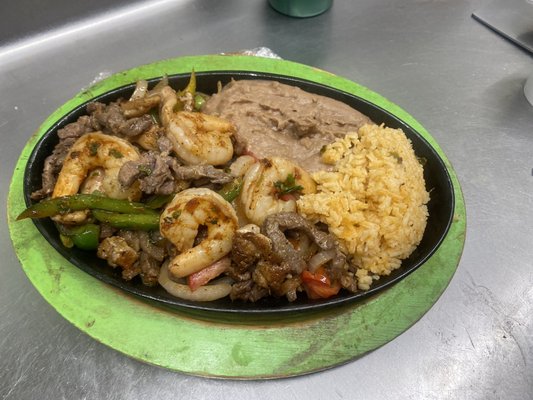 parillada beef chicken shrimp