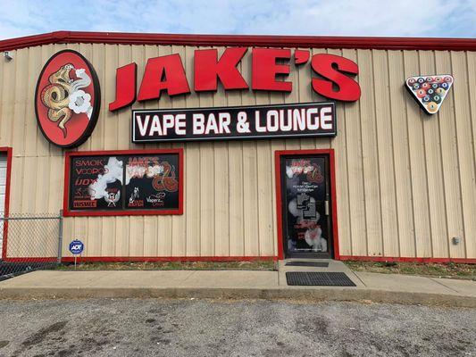 Store front of jakes vapes!