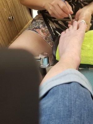 I love getting my nails done here!  Both toes and finger nails are beautifully done!