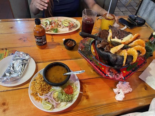 Molcajete Mar y Tierra Tostadas de Ceviche