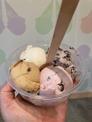 4 mini scoops- the vegan one has too much coconut flavor. I wouldn't get it again, but the other flavors were spot on!