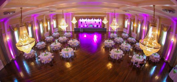 Our Empress Ballroom is a great size for anywhere between 175-500+ guests.