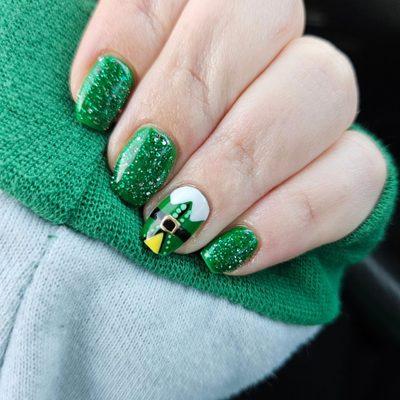 Buddy the Elf inspired nails