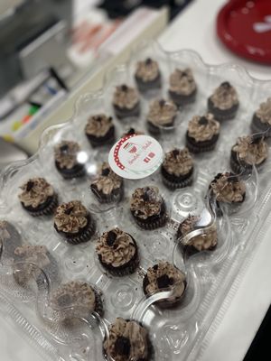 Mini cupcakes for my event!