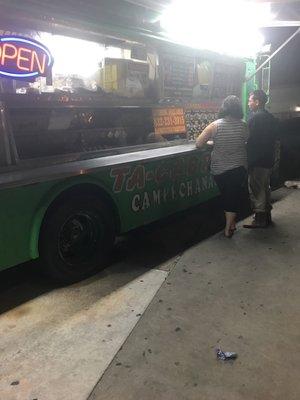 I love this taco truck