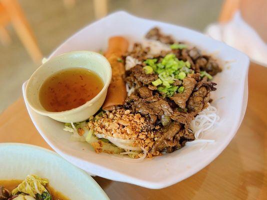 Grilled beef vermicelli with Eggroll