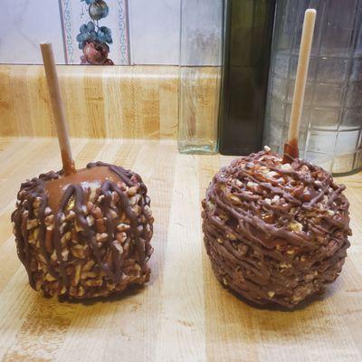 Caramel Tree apple on the right, Kilwin's apple on the left. This photo doesn't do it justice. Caramel Tree apple was MUCH larger.