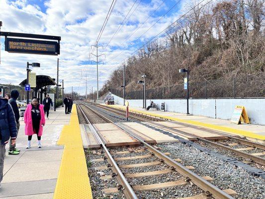 North Linthicum Light Rail Station