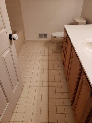 Kids Bath - Floor - After - Nice and clean