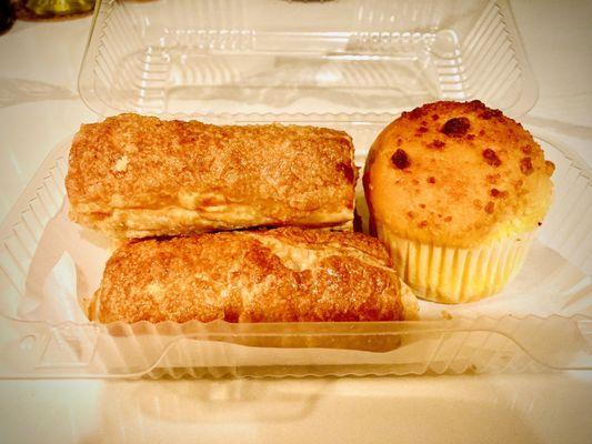 Cheese rolls, cheese muffin