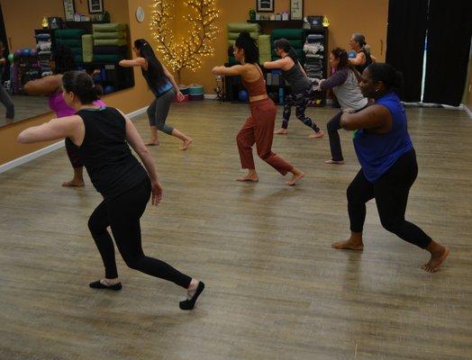 Dance fitness: mixed level dance, cardio class, enjoy working out with friends