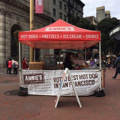 Annie's Hot Dog Cart