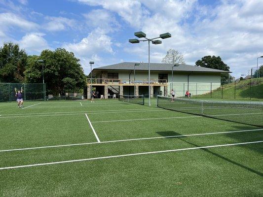 New tennis courts at Pebble Creek Hickory.