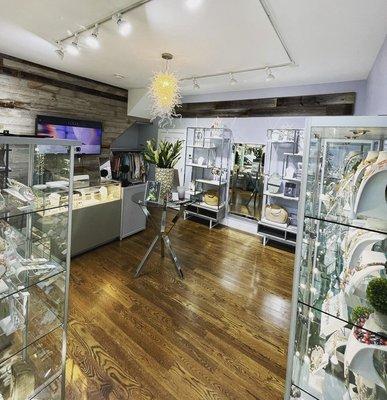 We are loving the vibe of jewelry boutique. Come visit and tell us what you think. ;)