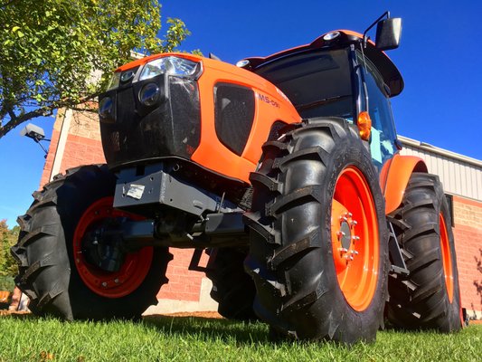 Kubota M5-091 Tractor