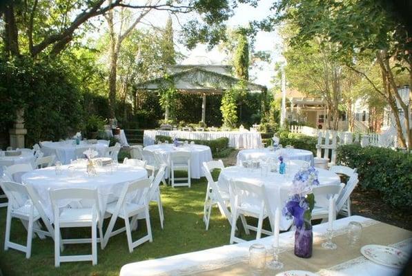 Garden reception at Heritage House Weddings