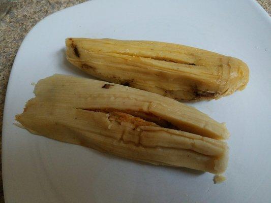 Tamales de raja(cheese) y pollo