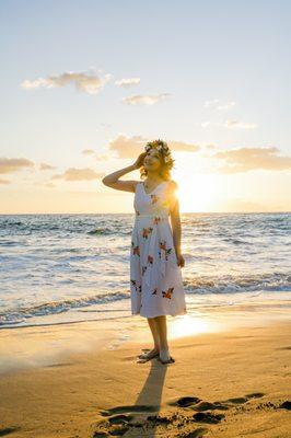 Lady at the beach wearing a haku