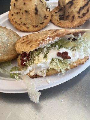 Gorditas de chorizo y bistec.