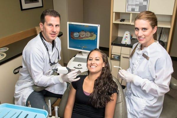 Dr. Minnoch can build your dream smile. Preview your smile.