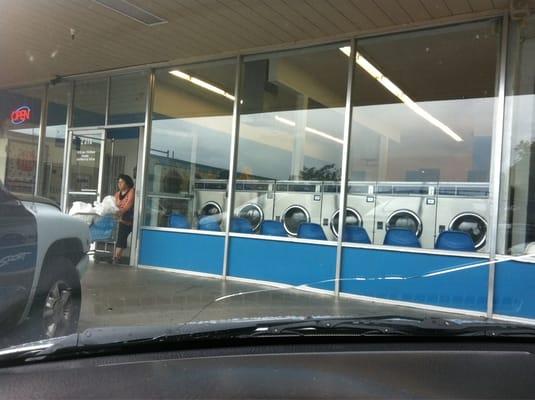 Tracy Launderette