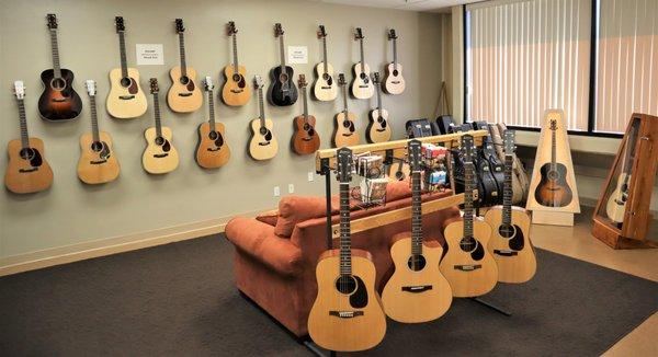 Guitar Dealer carrying the following brands:  Bourgeois, Collings, Santa Cruz, Huss & Dalton and Eastman Guitars