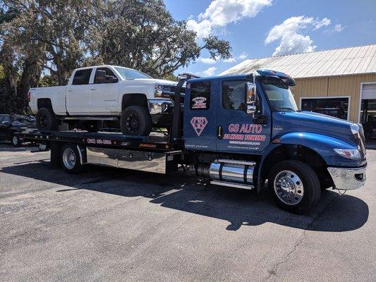 Lifted pickup trucks