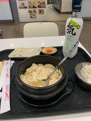 Comida vegana restaurante dentro de HMART