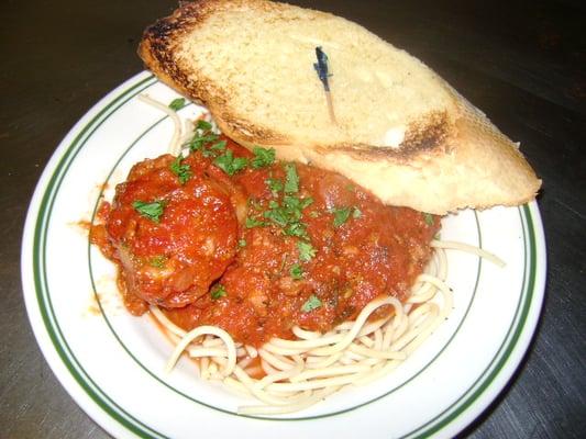 Spaghetti with a Meatball and garlic bread