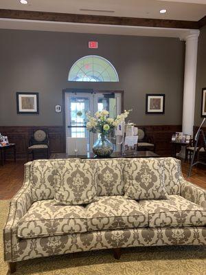 The lovely and warm lobby shadows the staff of this property!