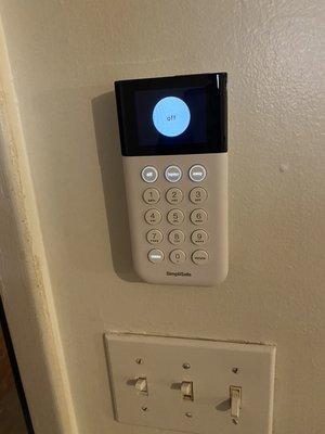 Simplisafe security system

Bundle of 11 pieces or less = $129

Bundle of 12 to 20 pieces = $159

Bundle of 20 or more = $199