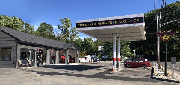 The siding is done, and the signs are up. Stop by and schedule appointment for anoil change. We're Open Saturdays too!