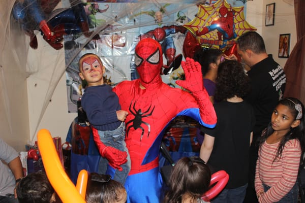 Big Spiderman with Small Spiderman- lol