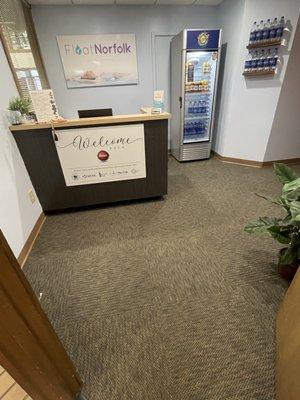 Float front desk