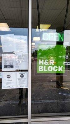 #covid-19 precautions posted on door @h&rblock @newportky @yelpcincy #taxtime