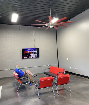 Comfortable waiting area! - - Abe's Foreign Car Repair Service