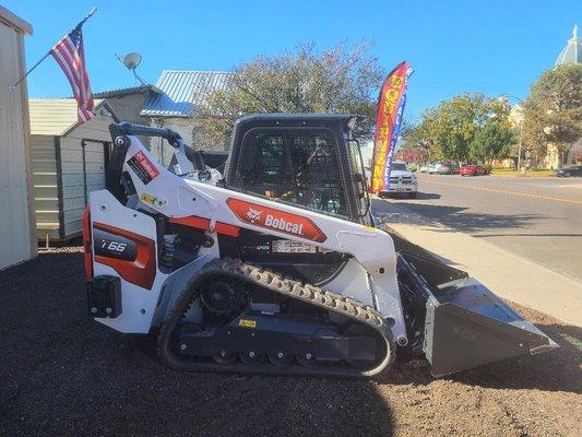 T66 TRACK SKID STEER FOR RENT! POWERFUL 74 HP WILL GET THE JOB DONE!