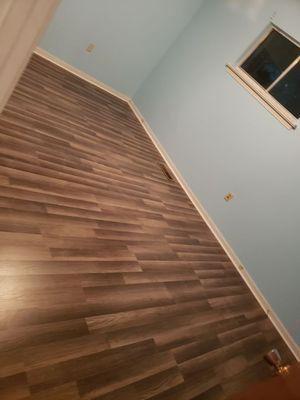 950 sqft laminate install