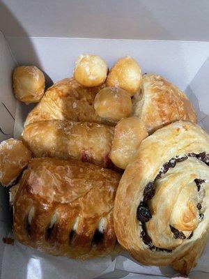 Raisin Roll Croissant, donuT holes