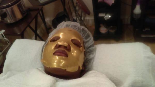 24kt collagen facial hydrates, and fights the signs of aging