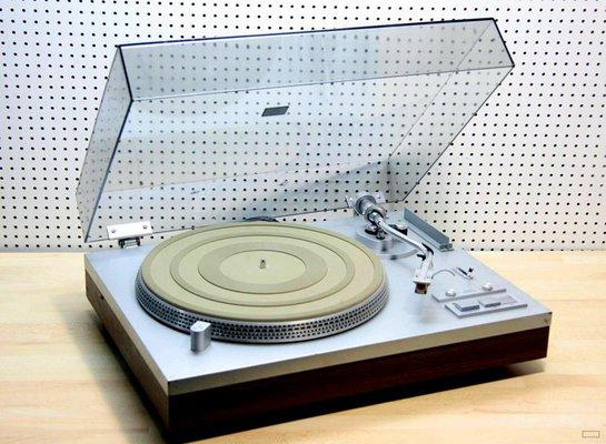 Vintage, refurbished turntables always in stock