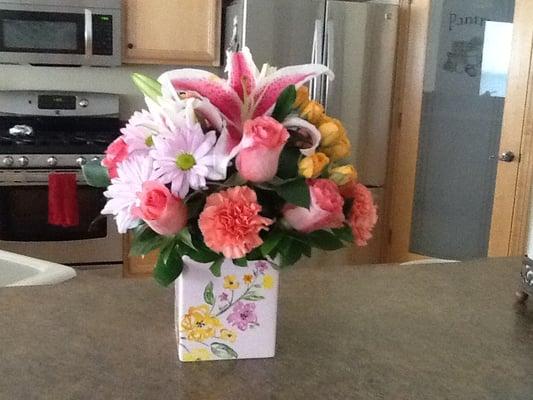 Beautiful fresh arrangement. Delivered by the owner herself. Very impressive customer service.