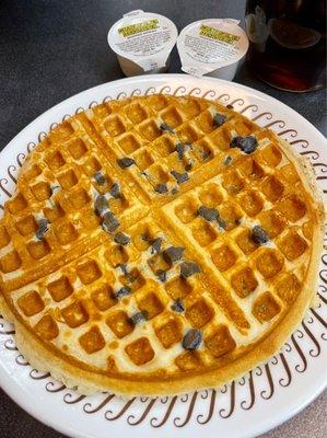 Waffle (single) with blueberry nougat