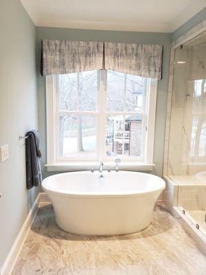 This valance provides a soft touch for this bathroom